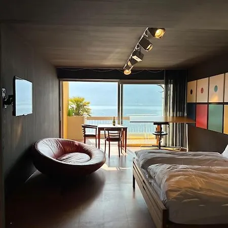 Paradise With Lake & Piazza View Apartment