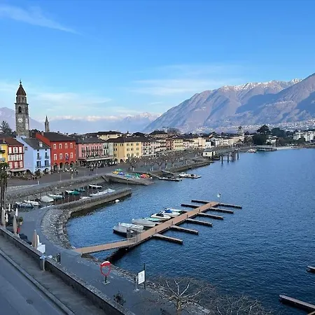 Paradise With Lake & Piazza View